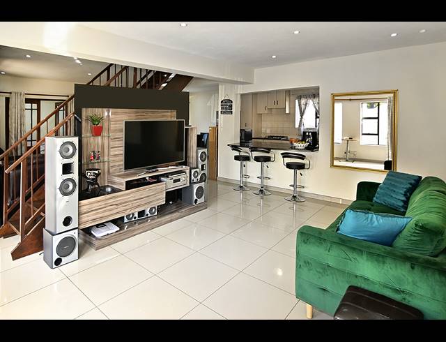 4 BEDROOM CLUSTER FOR SALE IN COUNTRY VIEW